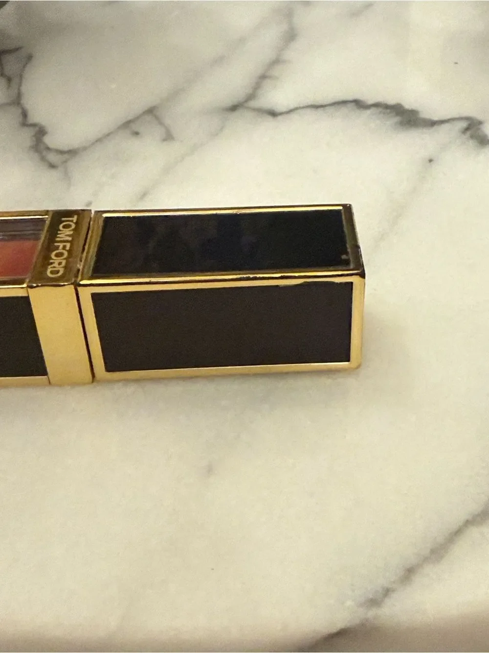 TOM FORD Gloss Luxe Lip Gloss in Inhibition